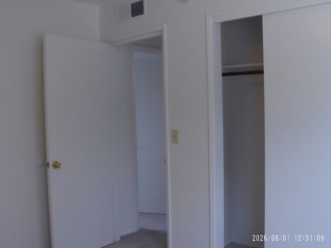 Building Photo - 970 Linda Ln