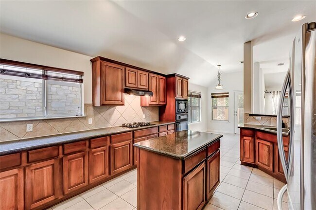 Building Photo - 15220 Fernhill Dr