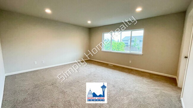 Building Photo - Step Inside to this Home with Spacious & Flexible Living!