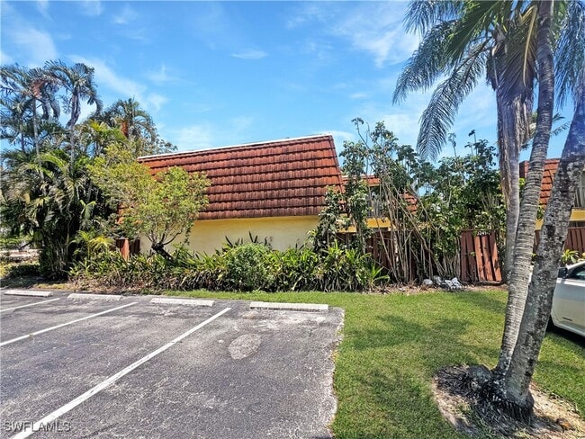 Building Photo - 5241 Cedarbend Dr