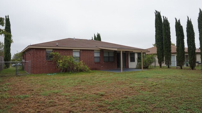 Building Photo - 2806 Derby Dr
