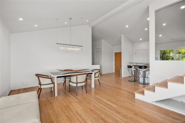 Building Photo - Elegant Mystic Hills Home