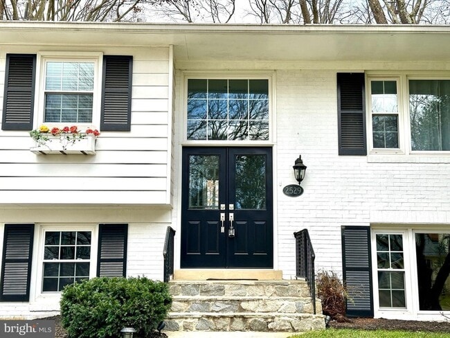 Building Photo - 2529 W Meredith Dr