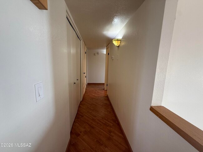 Building Photo - 625 N Brown Ave