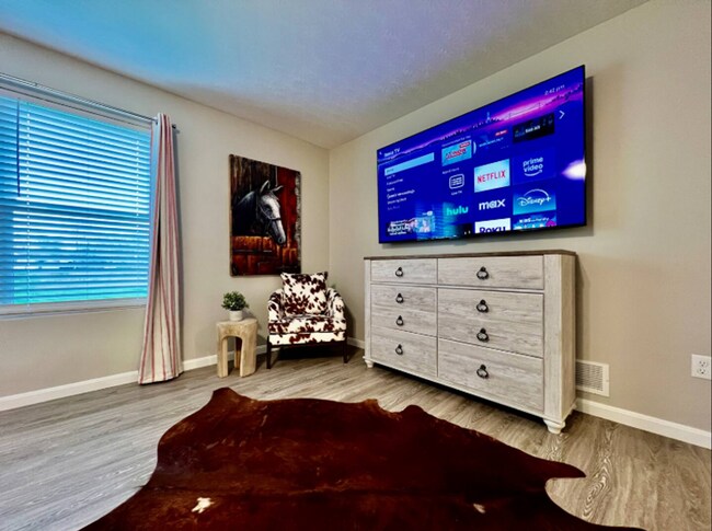 Building Photo - NEW Farmhouse Retreat Rustic decor and Cozy vibes!