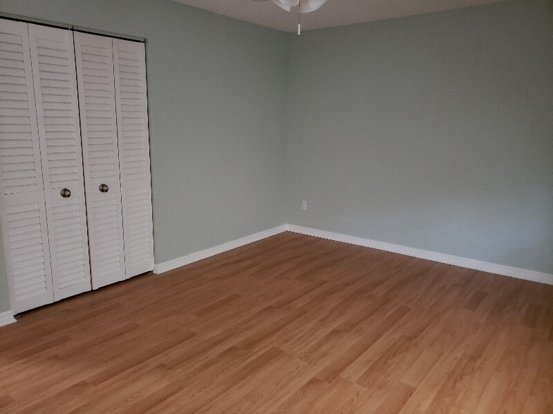 Building Photo - 2087 Oak Meadow Cir
