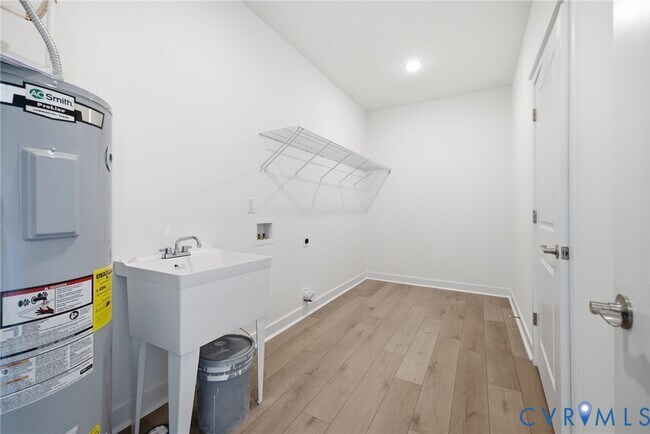 Building Photo - 21161 Baileys Ln