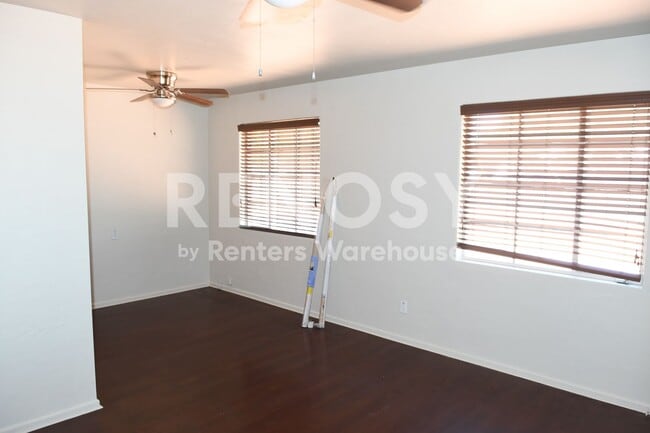 Building Photo - 2145 E Osborn Rd