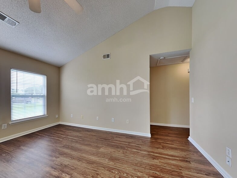 Building Photo - 89 Dovetail Cir