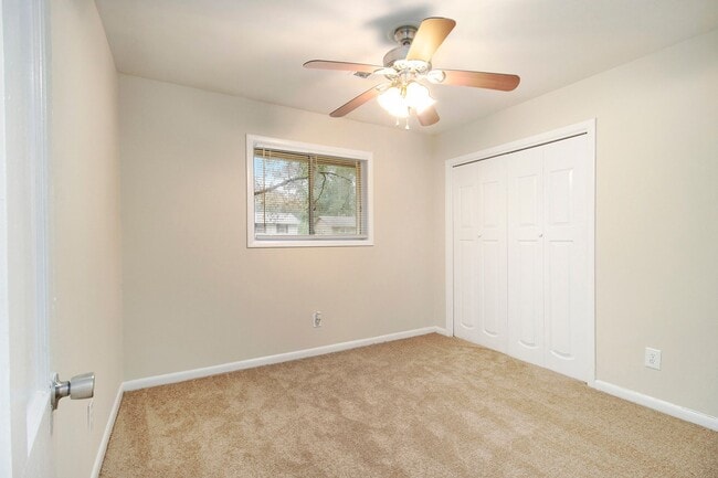 Building Photo - 3 Bedroom 2 Bath House