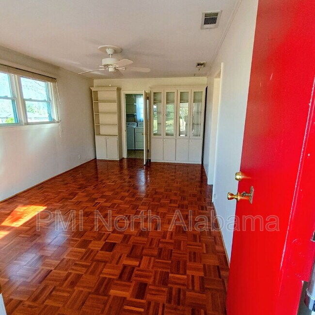 Building Photo - 413 Harolds Dr NW
