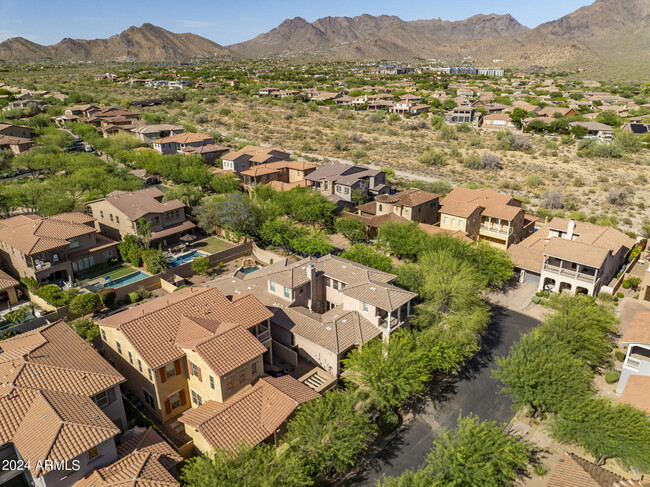 Building Photo - 9490 E Trailside View