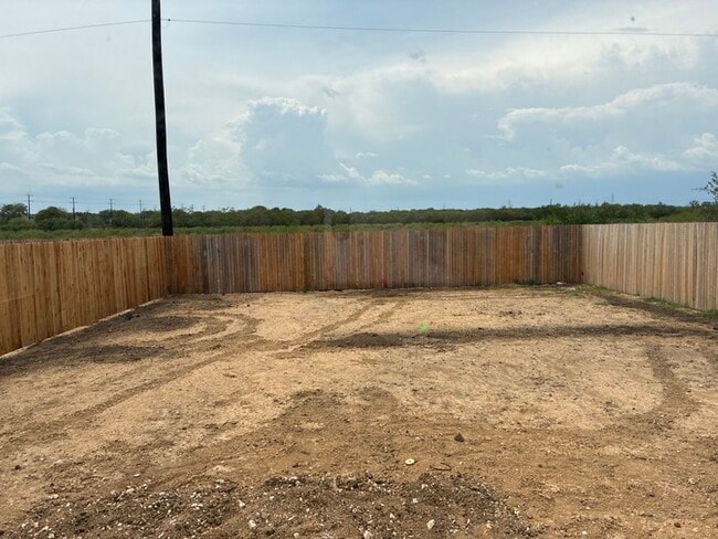 Building Photo - Charming 4 beds 2 baths in San Antonio!