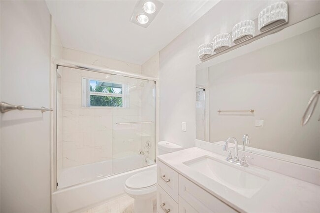 Building Photo - 2725 Emory Dr W