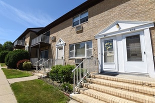 Building Photo - Delaware Heights