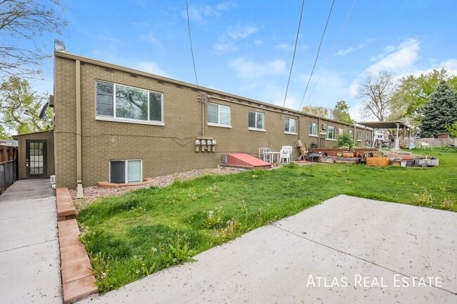 Building Photo - 3150 N Harlan St