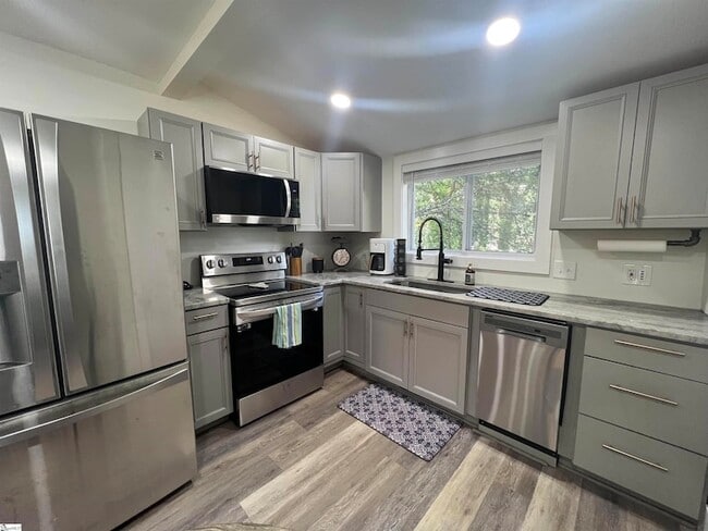 Building Photo - 4 Lindberg Ave