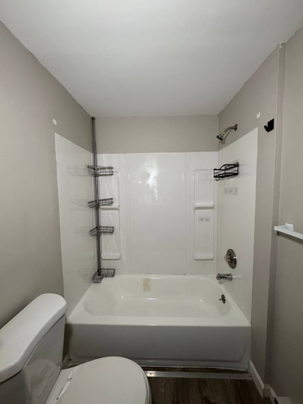 Building Photo - 344 S 6th St