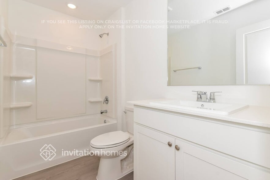 Building Photo - 1407 Merlin Blf St