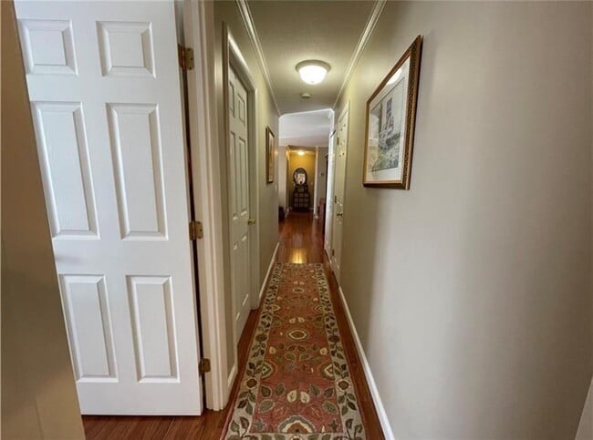 Building Photo - 41 Bullocks Point Ave