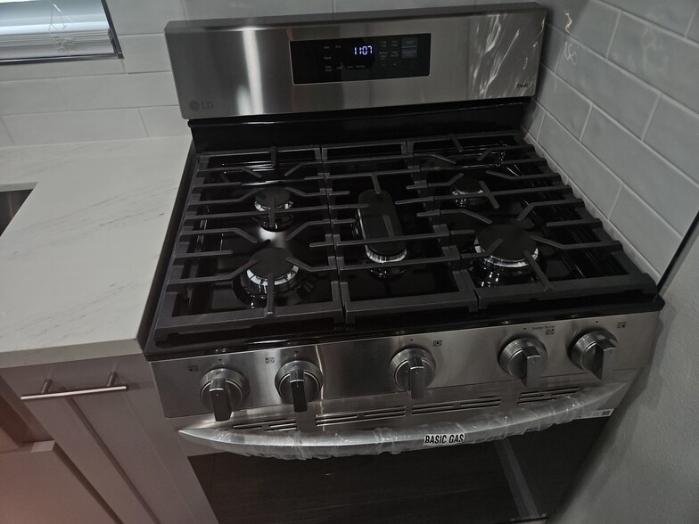 Building Photo - 11645 Pope Ave