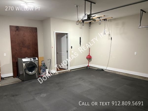 Building Photo - 270 Willow Point Cir