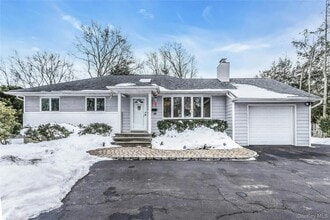 Building Photo - 88 Burton Ln