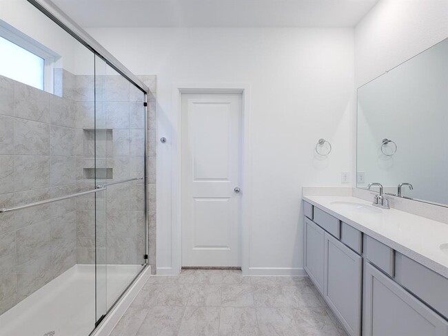 Building Photo - 9742 Rialto Hts Dr