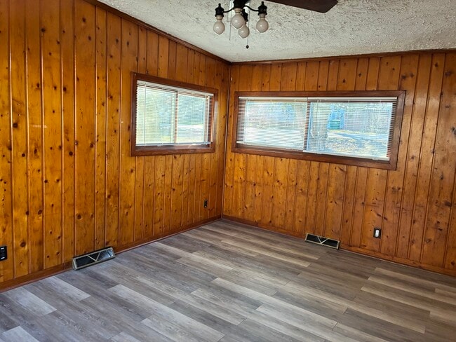 Building Photo - 2300 Midvale Ave