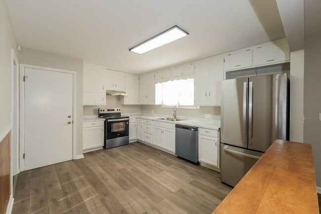 Building Photo - 1202 Baltimore St