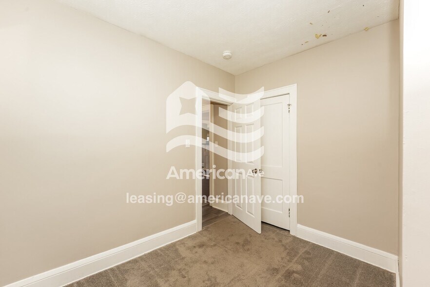 Building Photo - 814 Dover Ave