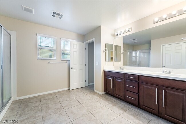 Building Photo - 121 Pictor Ave