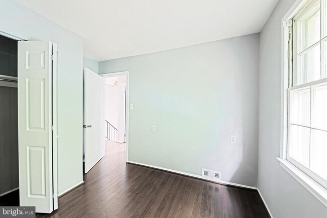 Building Photo - 3334 Webley Ct