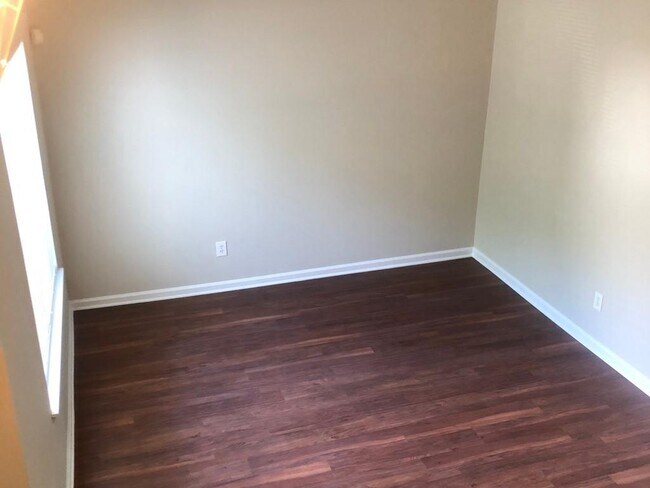 Building Photo - 2107 Creekview Trail