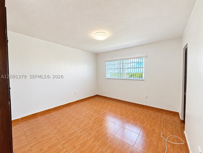 Building Photo - 1075 W 68th St