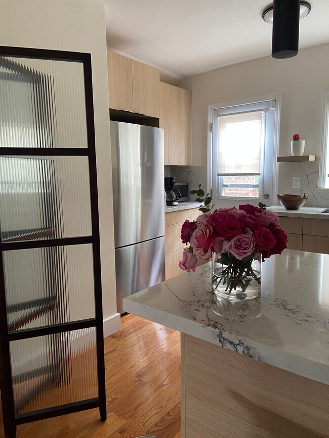 Building Photo - 4920 Hickory St