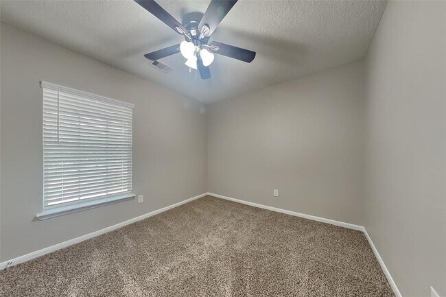 Building Photo - 5 Regency Ct