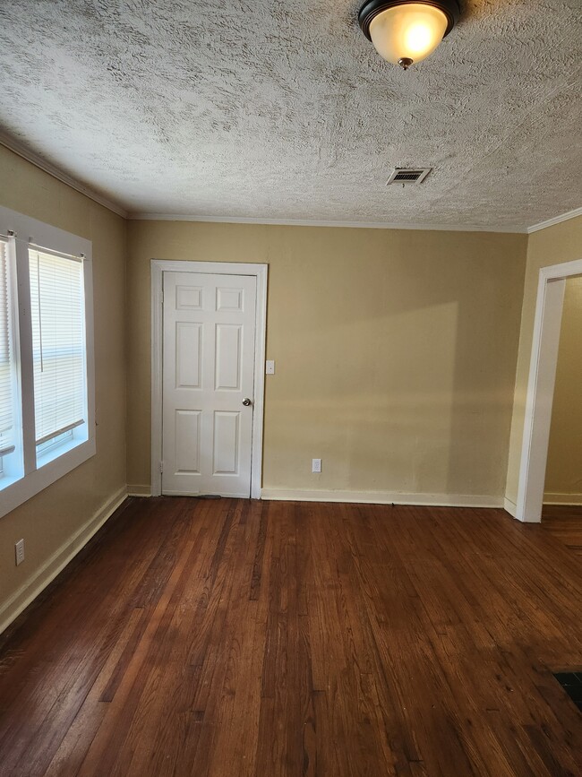 Building Photo - 611 Choctaw Rd