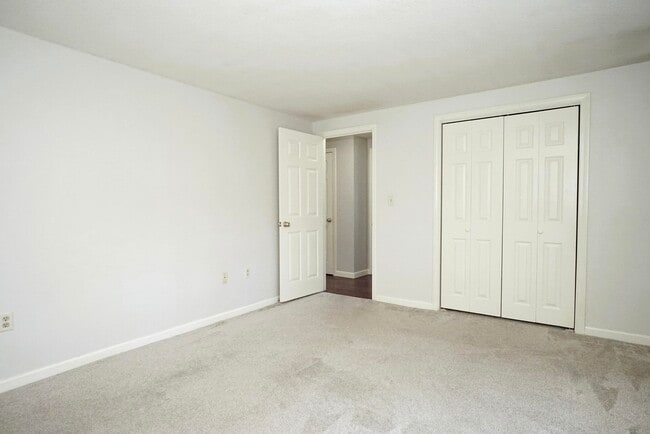 Building Photo - 50 Brookside Dr