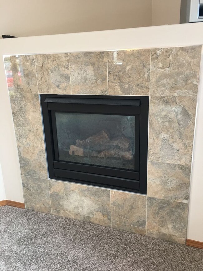 Building Photo - ***PENDING APPLICATIONS***Large 4 bedroom house that is Pet Friendly!