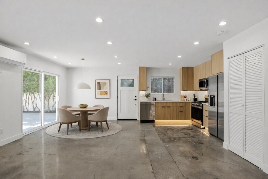 Dining room - 7314 Fallbrook Ave
