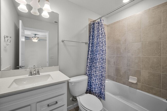 Building Photo - Luxury Living for Lease – 5BR Home with Of...