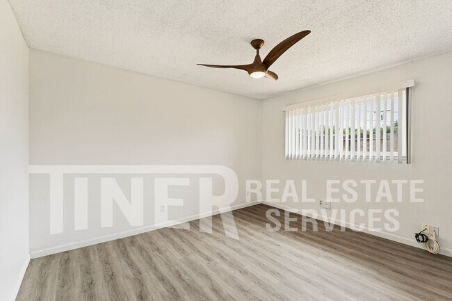 Building Photo - 3729 Moonbeam Dr