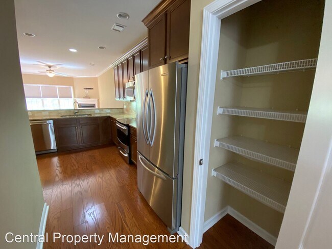 Building Photo - 3 br, 2.5 bath House - 53 Barnwood Circle