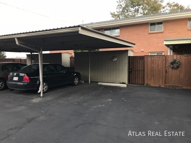 Building Photo - 9117 E Nassau Ave