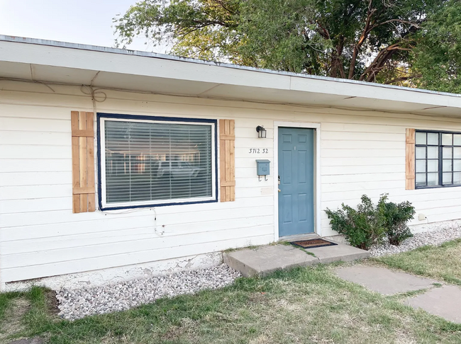 Primary Photo - 3/1 NOW LEASING