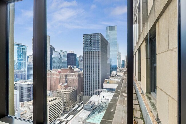 Building Photo - 310 S Michigan Ave