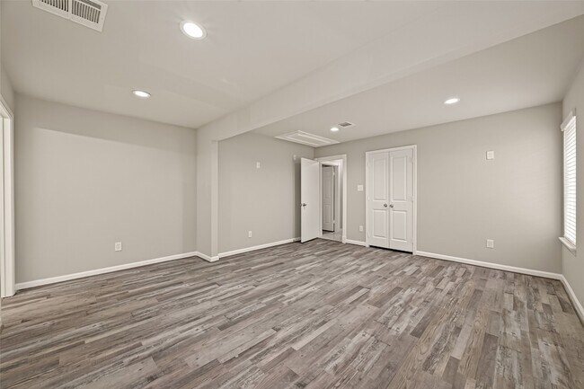 Building Photo - 5207 Bent Bough Ln