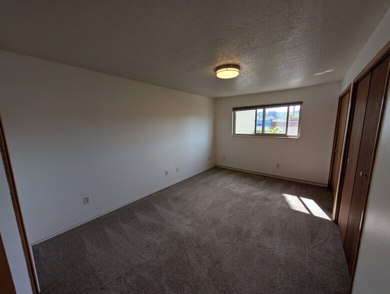 Building Photo - 250 Beach Pl