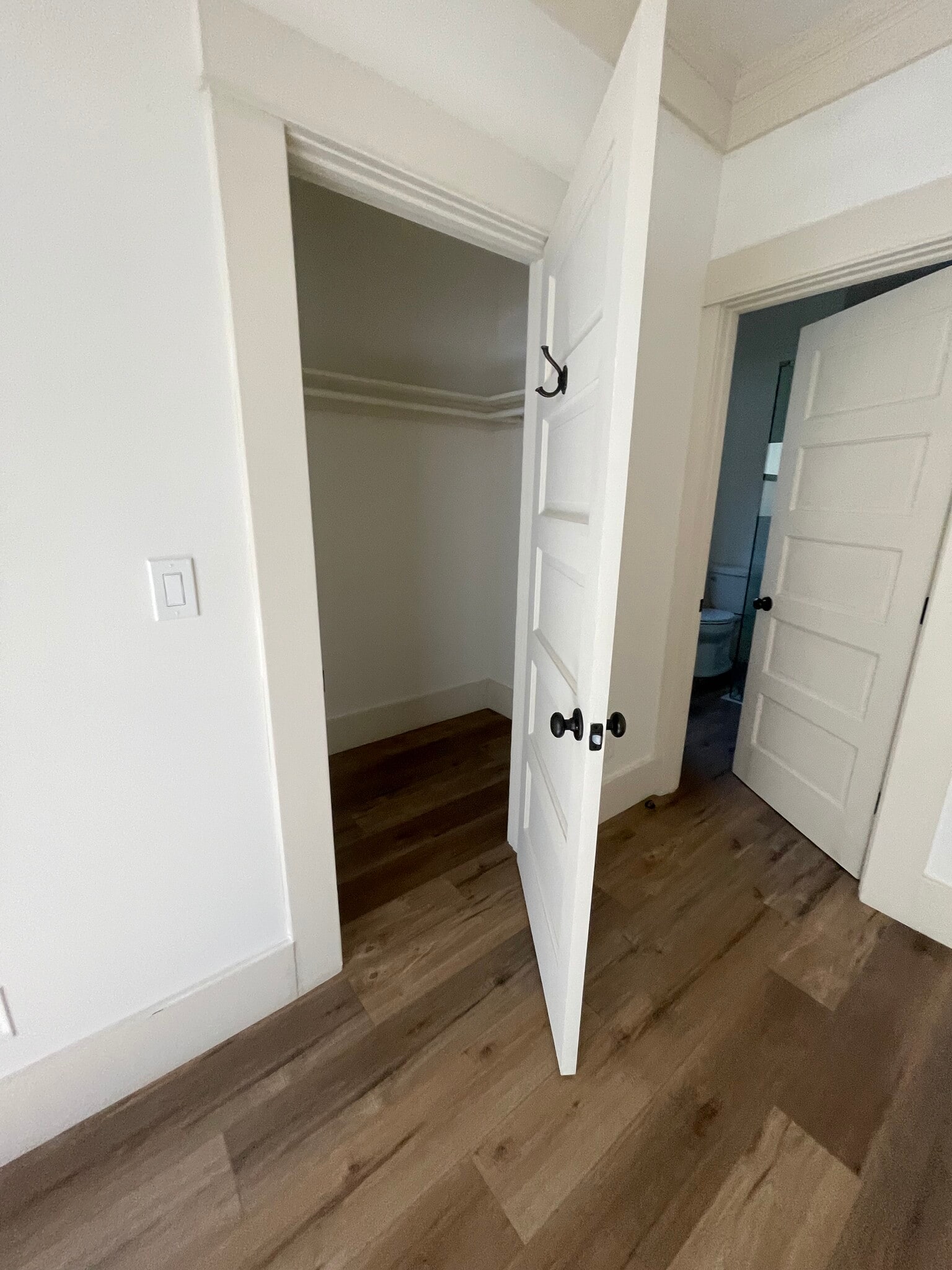 closet - 6902 N Figueroa St
